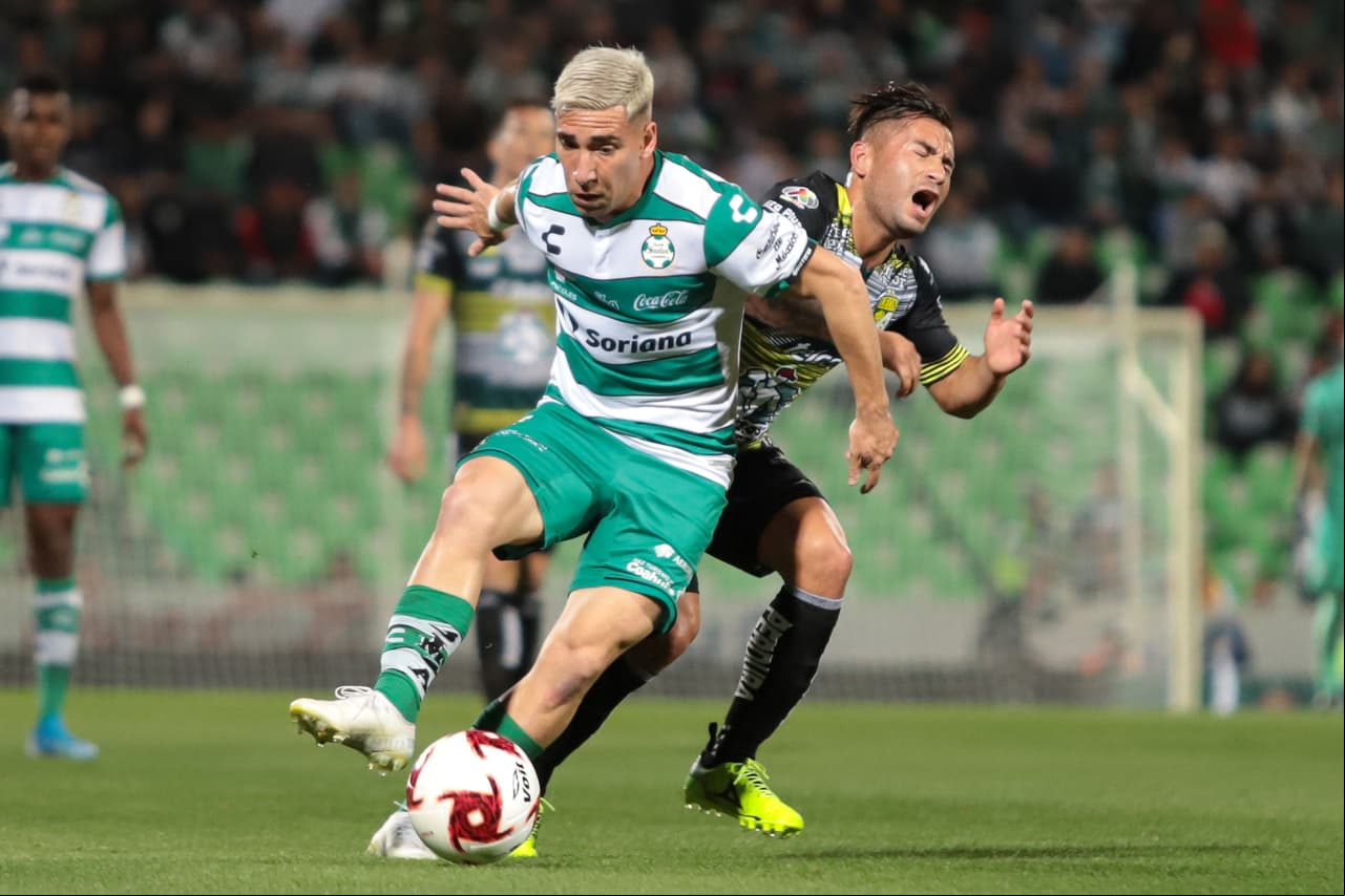 Santos
<b> 3-2 </b>León