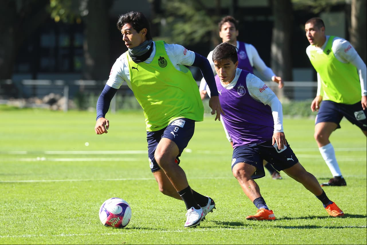 Las Chivas del Guadalajara se preparan con fuertes entrenamientos en Verde Valle para su primera fecha del torneo Guard1anes 2021, que será este viernes a las 19:30 ante el equipo de Puebla en el Estadio Cuauhtémoc.