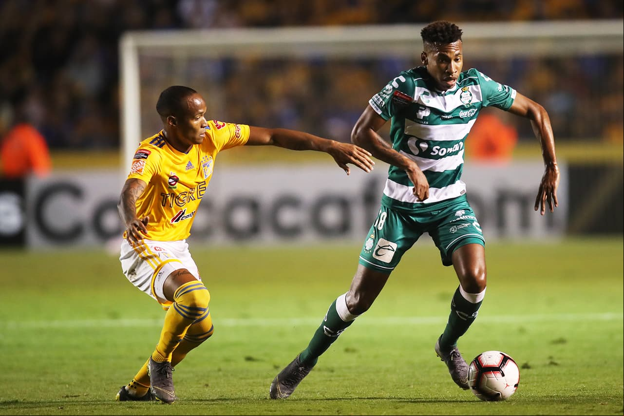 Para la segunda mitad los verdiblancos salieron con mejor disposición y actitud, pero Tigres estaba bien plantado en la zaga y esperando para asestar el golpe de muerte con sus velocistas en un contraataque.