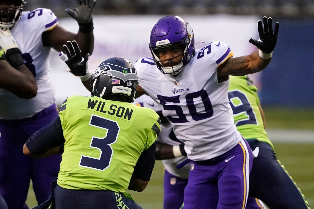 Los Seattle Seahawks consiguen ganar el encuentro en los últimos segundos del partido con un apretado marcador de 26-27 a favor.