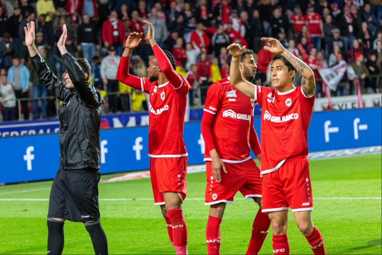 Omar Govea: desde que se recuperó de la lesión de rodilla el mediocampista ha sido vital en el esquema del Antwerp, que sigue soñando con meterse a la Europa League. Este viernes enfrentan al Genk como visitantes.