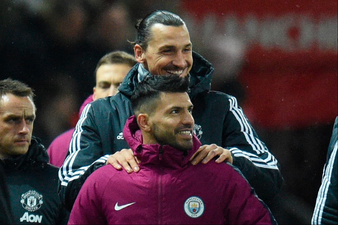 Muchas figuras en el campo, pero en el banco de suplentes estaban dos de talla mundial: Zlatan Ibrahimovic y Sergio 'Kun' Agüero.