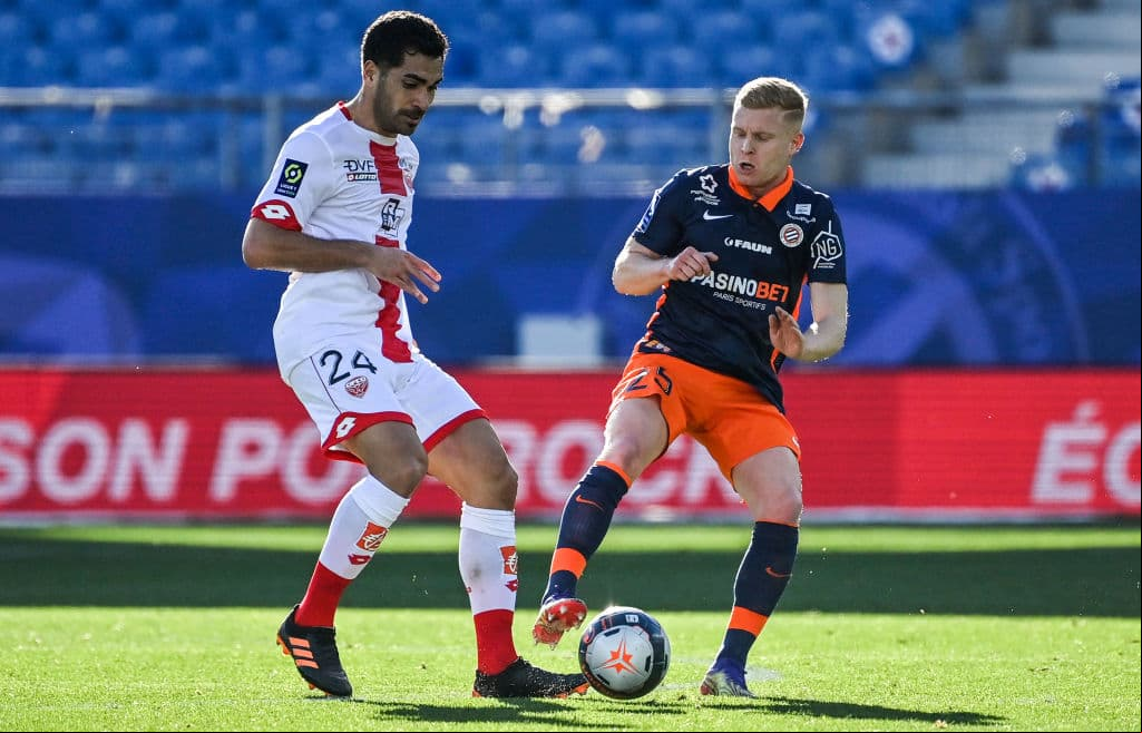 La jornada 24 del futbol francés cerró con 7 victorias, Stade Brestois 29 venció 2-1 a Bordeaux, Montpellier se impuso en casa 4-2 al Dijon, Nimes Olympique perdió en su estadio 3-4 frente al Mónaco, Nice goleó 3-0 a Angers, Sain Etienne se impuso por la mínima a Metz, Nantes cayó en casa frente al líder Lille 0-2 y el PSG salió victorioso en su visita al Olympique de Marseille.