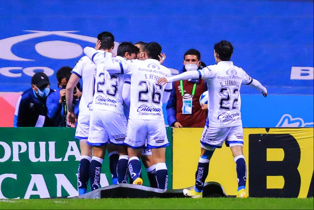 Santiago Ormeño (5’, 51’, 70’) se sirvió con la cuchara grande y marcó triplete en un partido donde al Puebla le salió todo. Cristian Tabó (43’) hizo el cuarto para los poblanos. Los locales llegaron a 8 unidades y los Bravos se quedaron con 5.