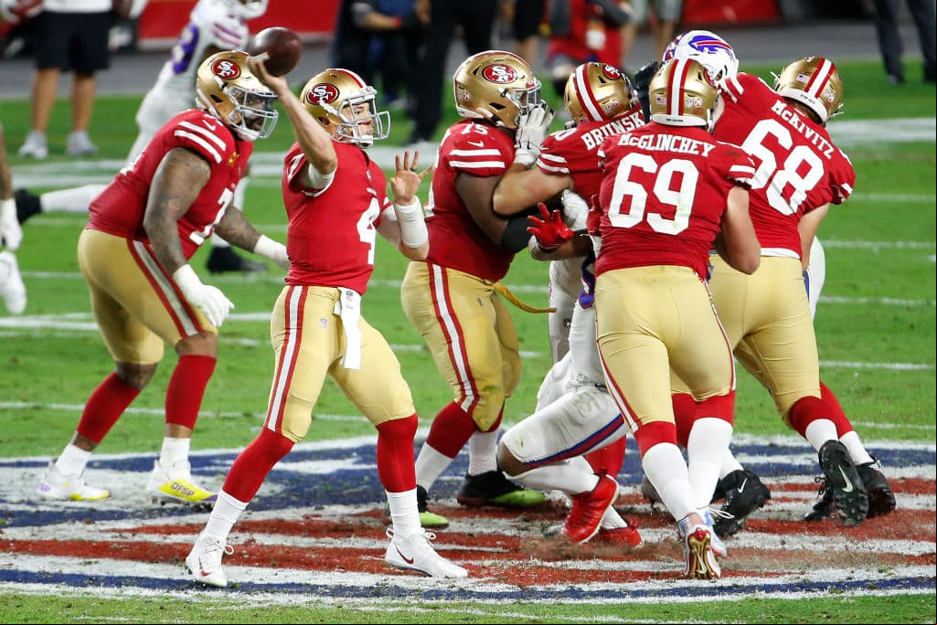 Josh Allen lanzó más de 300 yardas y cuatro pases de anotación en la victoria 34-24 sobre los San Francisco 49ers.