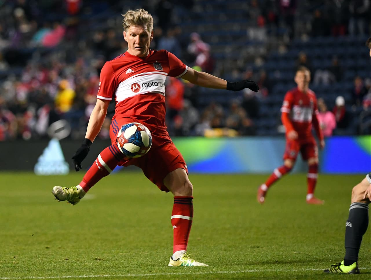 En su función de defensa central, el campeón del mundo Bastian Schweinsteiger sigue destacando en Chicago Fire, equipo que viene de igualar 1-1 en su visita a Vancouver Whitecaps FC.