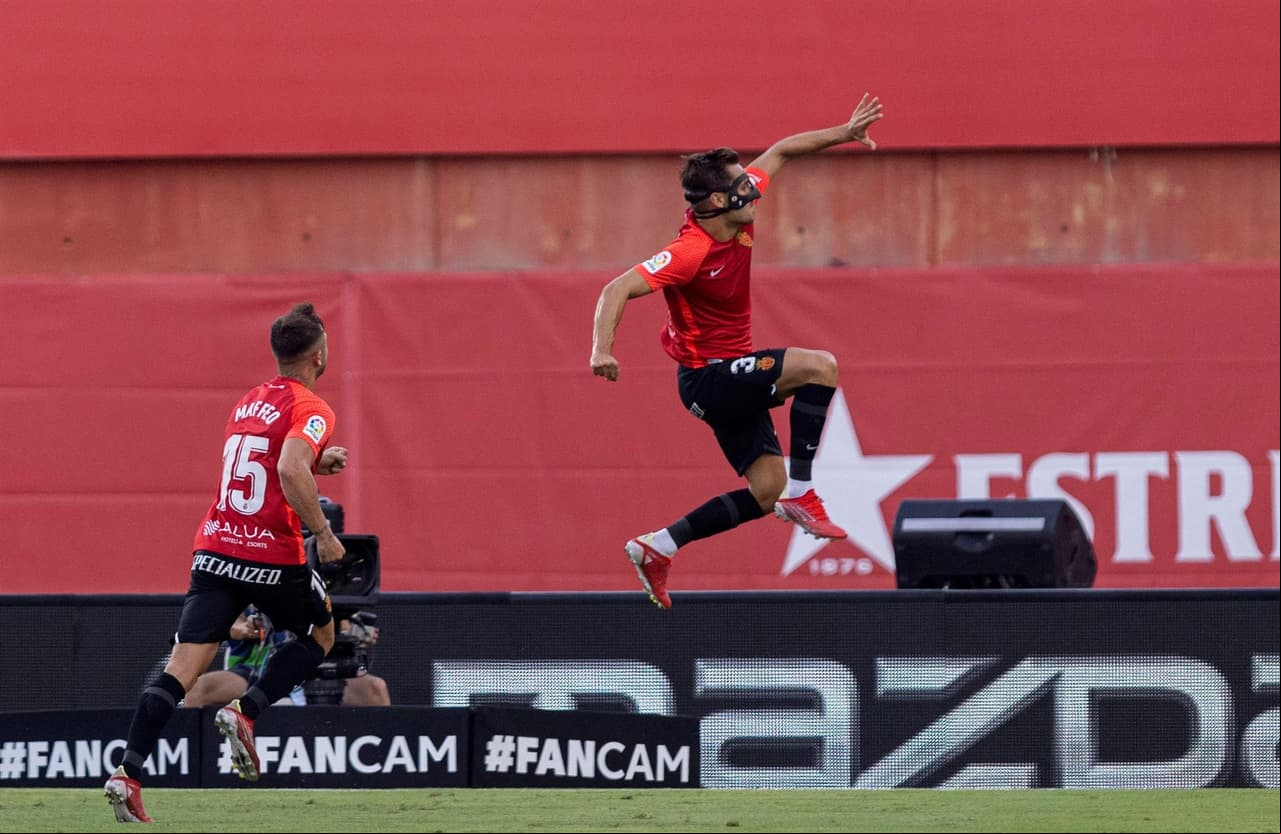 Real Betis y Mallorca empataron 1-1 en la primera Jornada de LaLiga. Brian Olivar abrió el marcador al minuto 35 a favor de los 'bermellones', pero fue al 59' cuando Juanmi Jiménez igualó el partido. El mexicano Diego Lainez no fue convocado para este partido, sin embargo, Andrés Guardado ingresó al minuto 81 al campo.