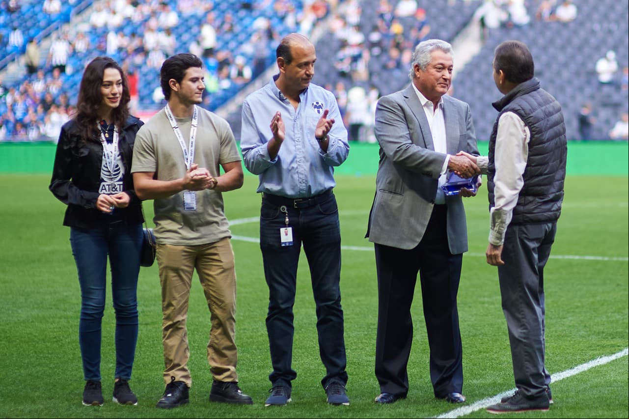 Monterrey gusta y gana en casa con noche mágica para Rogelio Funes Mori
