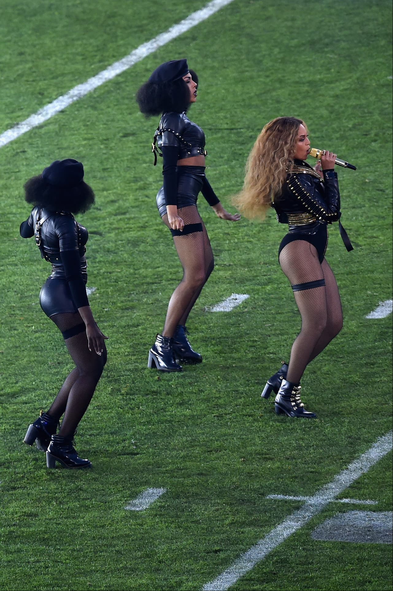 Disfruta de más imágenes del Medio tiempo del Super Bowl 50.