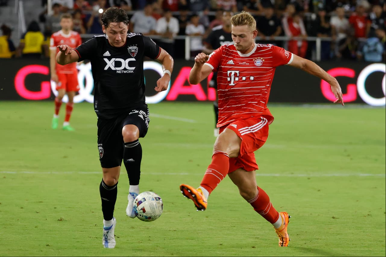 D.C. United empleó a varios jugadores que habitualmente no son titulares, mientras que en el equipo bávaro estuvo presente el defensor Matthijs de Ligt.
<br>