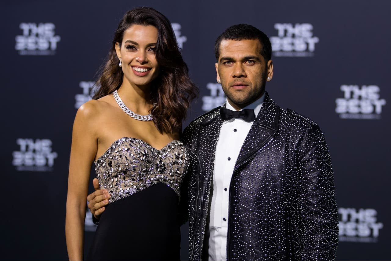Dani Alves y su esposa.