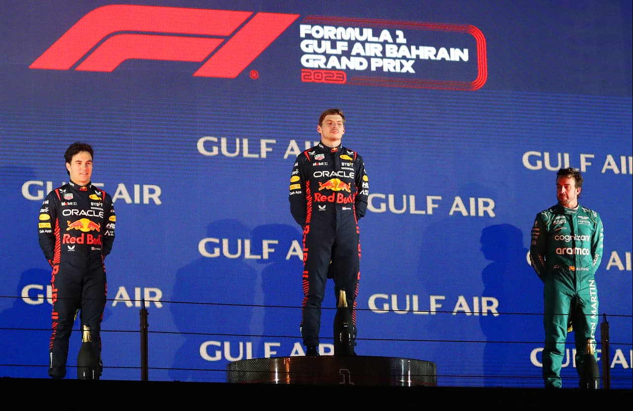 Red Bull se adueña del podio en el Gran Premio de Bahrein; Fernando Alonso sorprende y se queda con el tercer lugar.