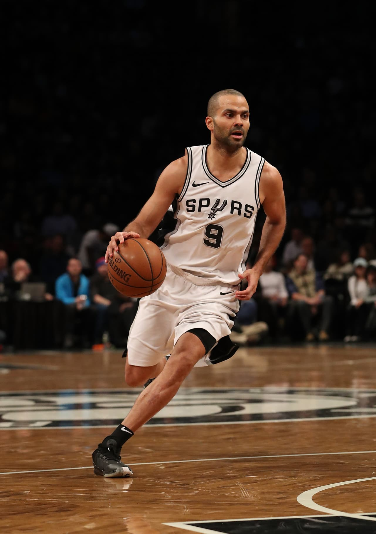 <b>9. Tony Parker - </b>Aunque todavía sigue jugando para los San Antonio Spurs, no clasificó a playoffs en esta temporada. Lleva 4,045 puntos en 226 partidos.