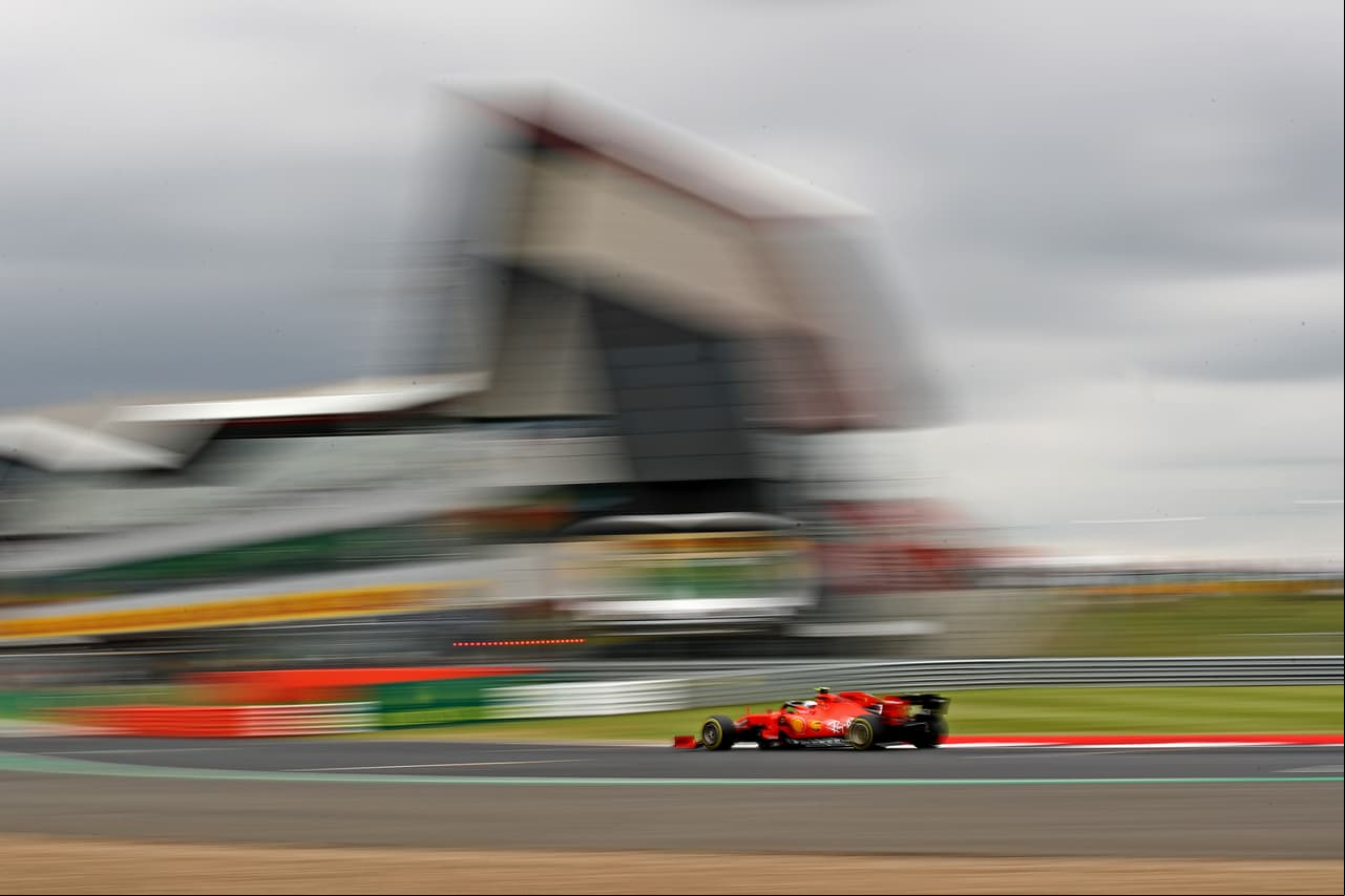 Los autos de Mercedes volvieron a marcar los puntos altos este sábado en la clasificación del Gran Premio de Gran Bretaña en donde Valtteri Bottas log´ro el primer lugae y Lewis Hamilton el segundo. En tercera posición saldrá Charles Leclerc, mientras que Sergio Pérez no pasó de la Q2 y saldrá en la casilla 15.