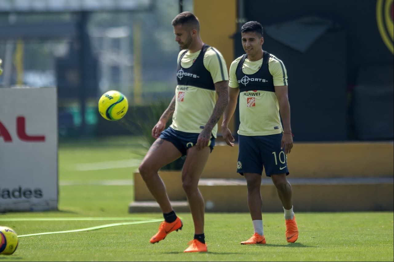 América enfrentará a Pumas en cuartos de final de la Liguilla del Clausura 2018, Clásico Capitalino en el que será visitante. Por eso se prepara en medio de un ambiente de confianza y precaución.
