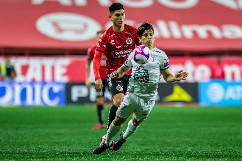 El conjunto de Tijuana se quedó sin posibilidades de seguir compitiendo en el Guard1anes 2020. | Víctor Guzmán (36’) y Roberto de la Rosa (73’) sellaron el triunfo para los de Pezzolano. Tijuana se enfrentará a Querétaro y Pachuca se medirá a Necaxa en la última jornada de la competición.