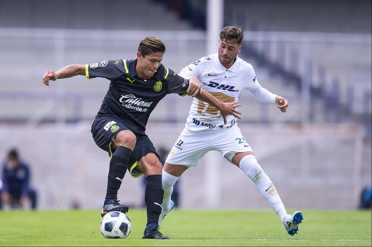 Pumas y Chivas no se hicieron daño y firmaron un empate sin goles en la cancha del Olímpico Universitario.