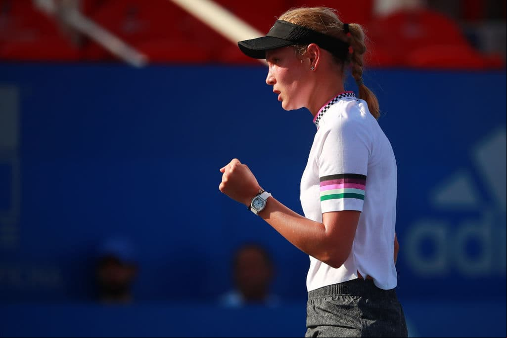 La croata Donna Vekic, número 28 del mundo, se apoderó del primer set por 6-2, haciendo ver mal a la china.