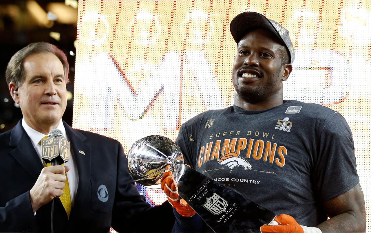 Así celebraron los Denver Broncos su triunfo en el Super Bowl 50 ante los Carolina Panthers 24-10.