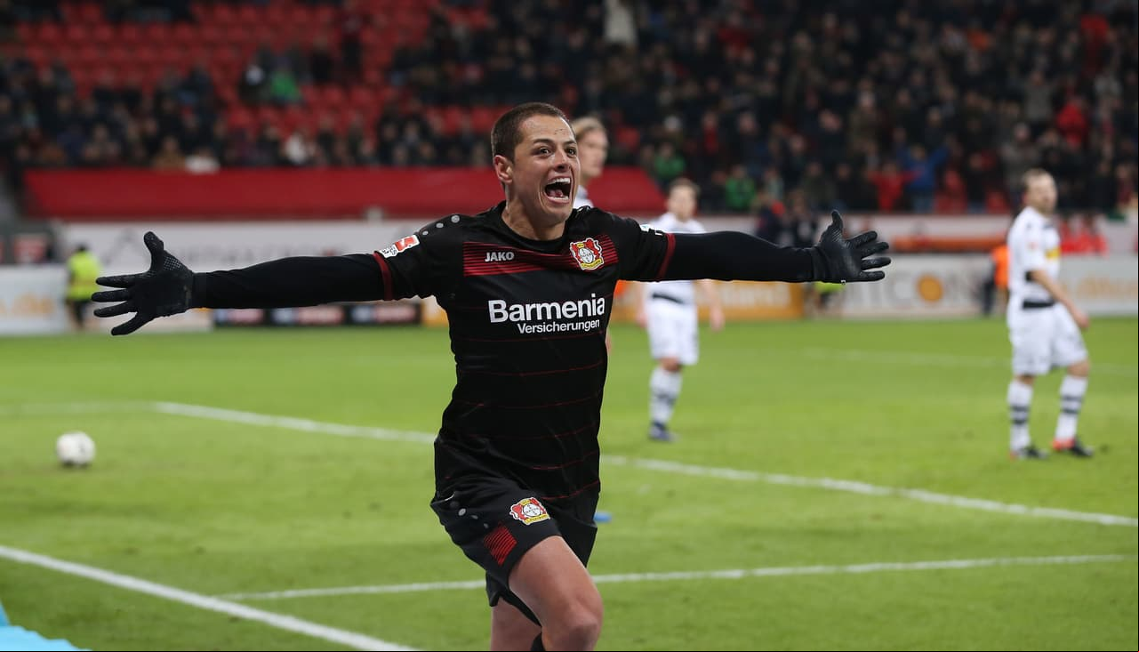 Javier 'Chicharito' Hernández fue la figura del Leverkusen en este triunfo por 3-1 en casa del Augsburgo.