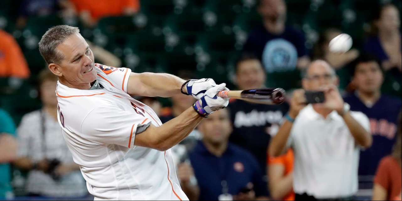 De 1988 a 2007 Craig Biggio tuvo una gran carrera en las Grandes Ligas. Aunque le fue esquivo el título de Serie Mundial, al menos en 2005 pudo llegar a disputar un Clásico de Otoño. Bateó 3,060 imparables y es miembro del Salón de la Fama del Béisbol.