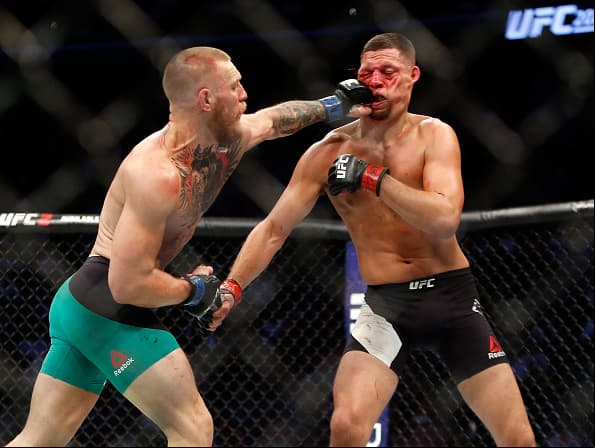 McGregor no entró en el intercambio de golpes directo, soltaba sus combinaciones y después salía.