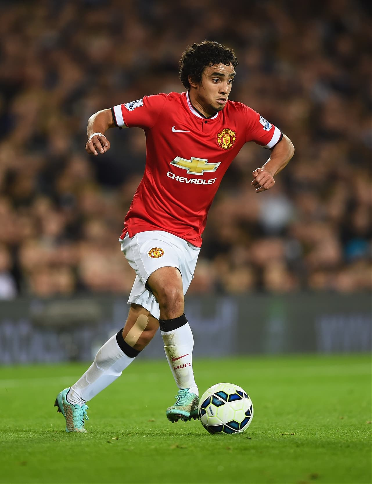 El lateral brasileño Rafael da Silva ya no es más jugador del Manchester United de quien se despidió esta semana para anunciar su fichaje con el Lyon de Francia.