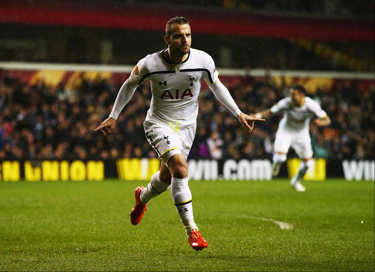 Roberto Soldado no ha respondido a las expectativas que generó hace unos años en el Tottenham Hotspur por ello estaría muy cerca de regresar a la Liga española donde sus pretendientes son Sevilla y Villarreal.