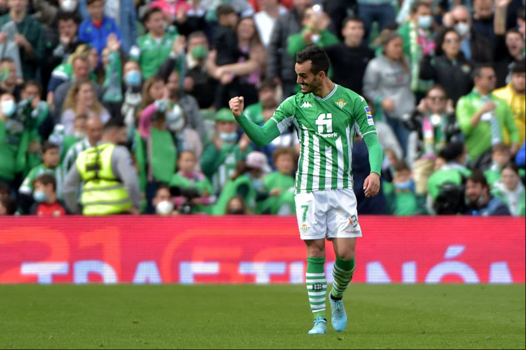 Con dos goles de Juanmi, uno de William Carvalho y otro de Alex Moreno, el Betis, que tuvo al mexicano Andrés Guardado en los últimos 10 minutos, goleó por 4-1 al Osasuna y es quinto en LaLiga.