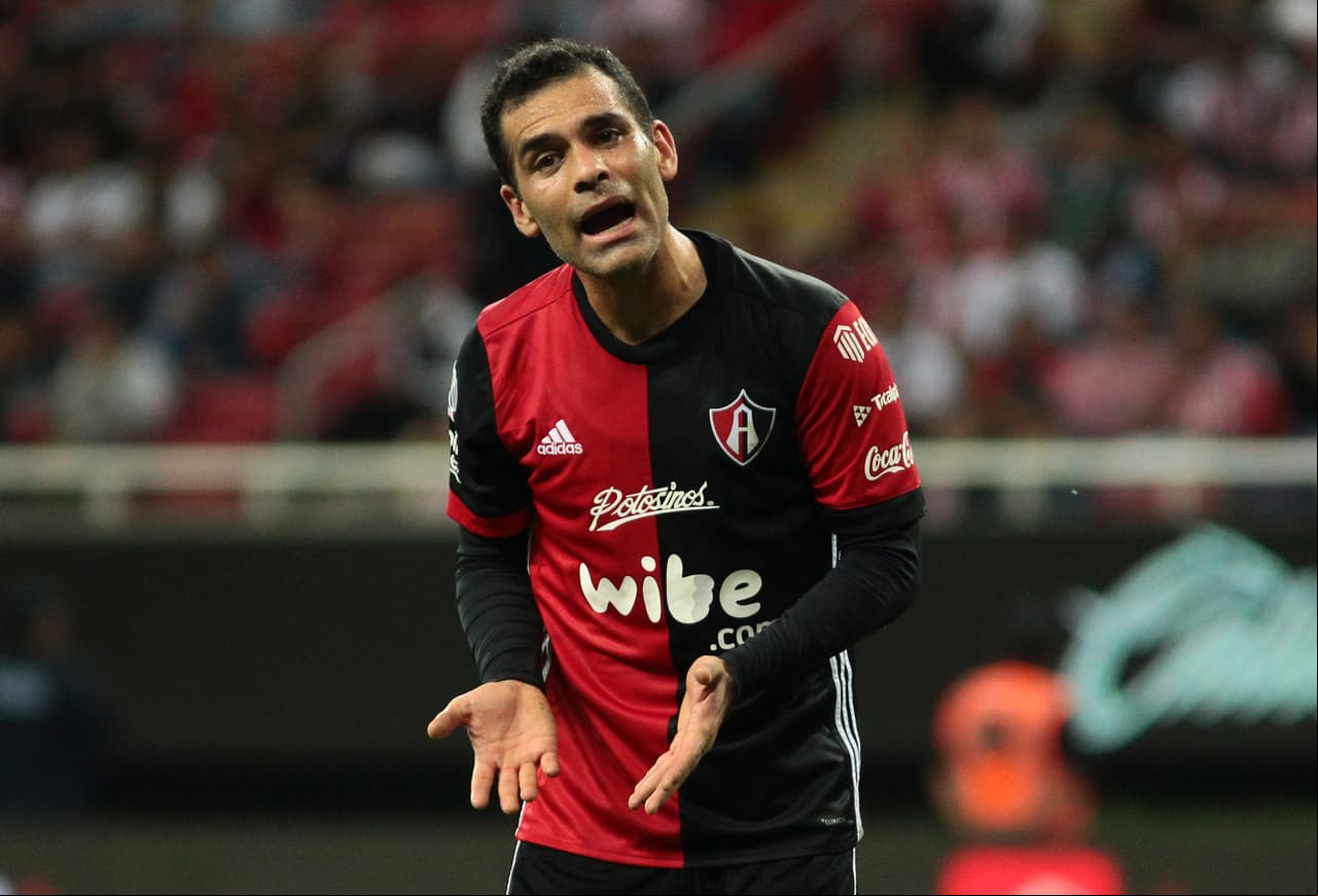 El 'Kaizer' de Michoacán ya adelanta sus estudios para convertirse en director técnico. Su carrera acabará pronto, así que los banquillos lo esperan con ansias.
