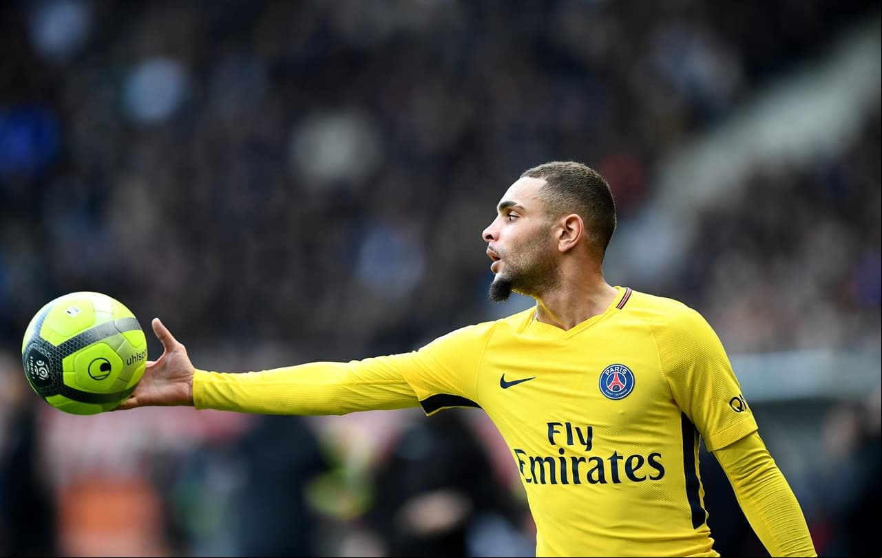 Pero no serian los únicos, ya que el lateral del PSG Lavyin Kurzawa vería con buenos ojos su salida a Inglaterra ante la poca participación en el campeón francés.