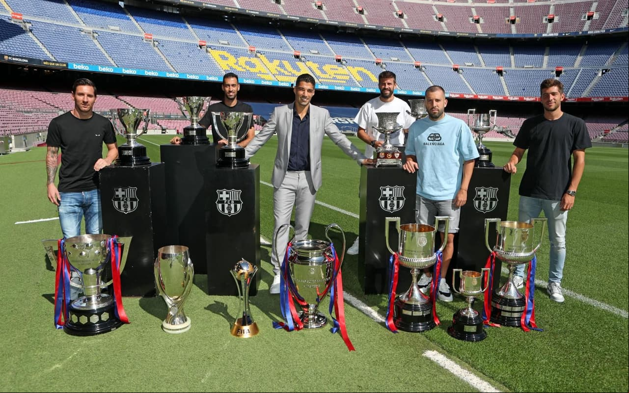 Entre lágrimas y palabras emotivas, el uruguayo se despidió del club al cual perteneció por seis años y siendo el tercer máximo anotador en la historia del Barcelona.