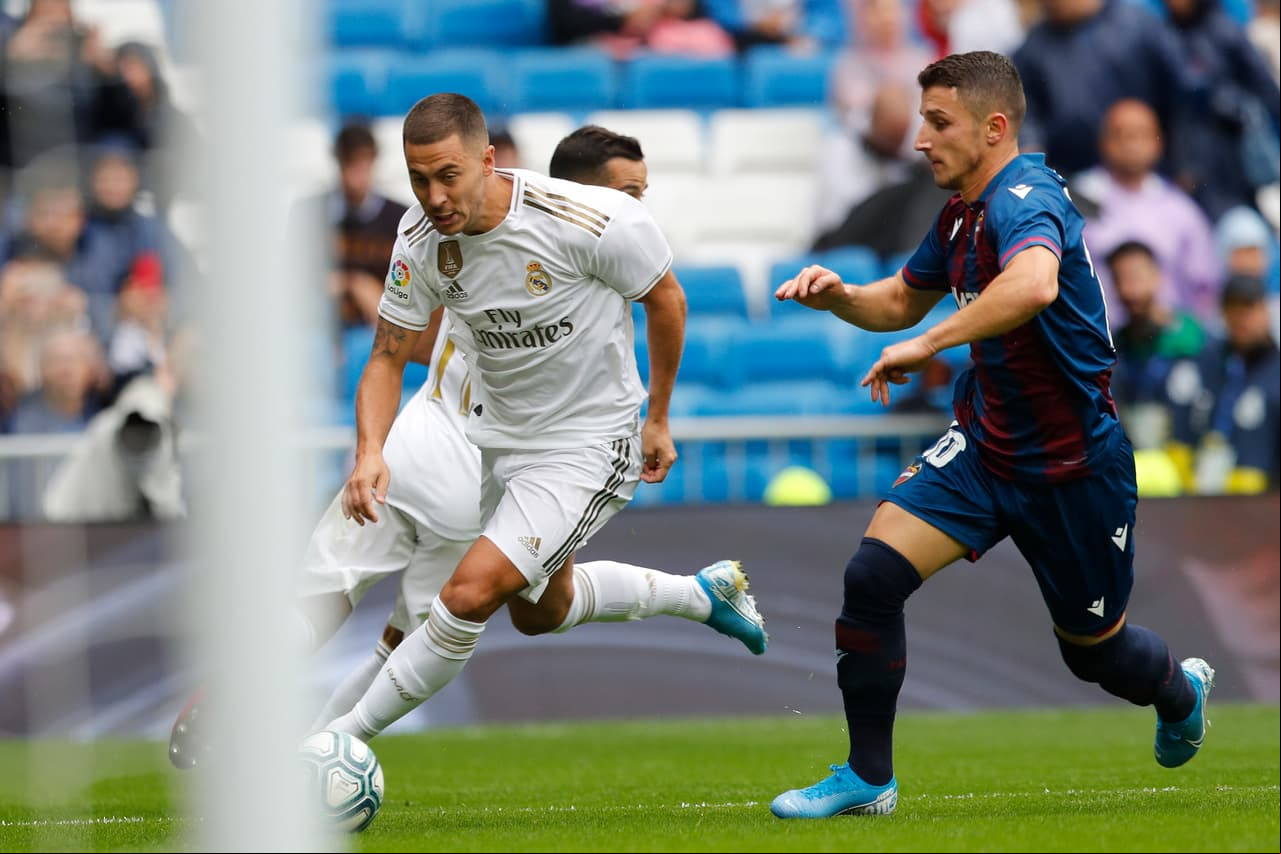 El Real Madrid consumó un gran primer tiempo y vencía 3-0 con doblete de Karim Benzema y uno más de Casemiro pero en la segunda mitad sufrió, recibió goles de Mayoral y Melero, dos ex madridistas, y una atajada de Courtois salvó el posible empate.