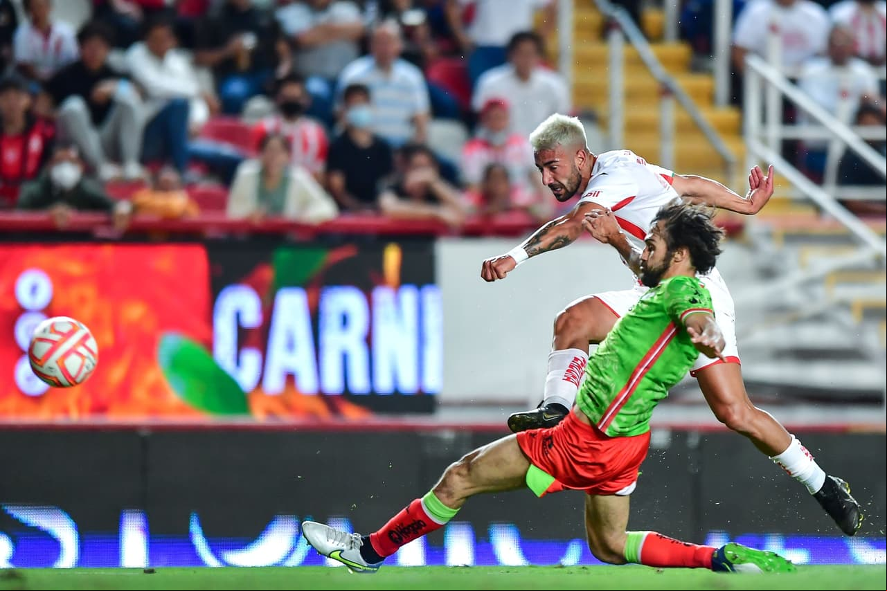 Con 10 jugadores, Necaxa derrotó a FC Juárez en Aguascalientes gracias a un golazo de Facundo Batista al final de la primera parte. Édgar Méndez salió expulsado al 72’, y pese a que Bravos encimó no pudo encontrar el empate en la Jornada 4 del Apertura 2022.