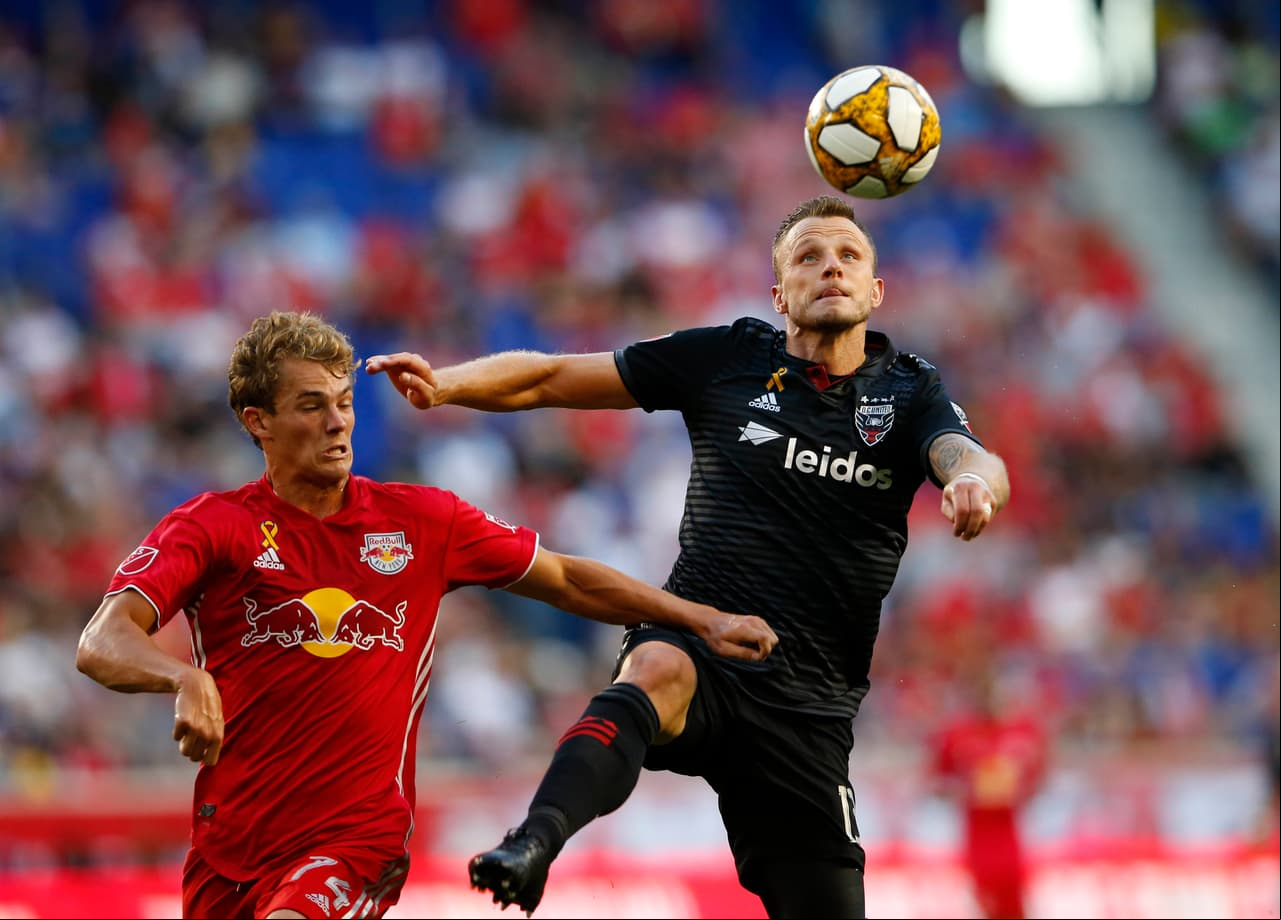 DC United aguantó los embates en el clásico ante NY Red Bulls en condición de visitante y con ello asegurar que no los pasaran en la tabla. Frederic Brillant fue esencial en la labor defensiva capitalina.