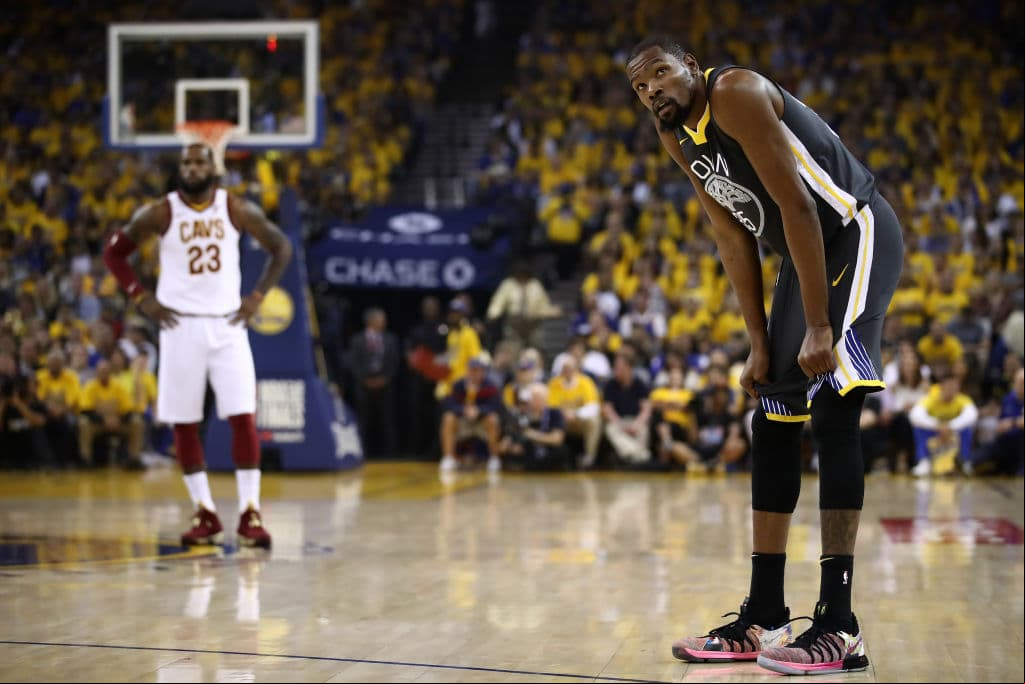 Durant mejoró con respecto a su rendimiento en el Juego 1 y respondió con buenos números, al anotar 26 puntos, con nueve rebotes y siete asistencias.