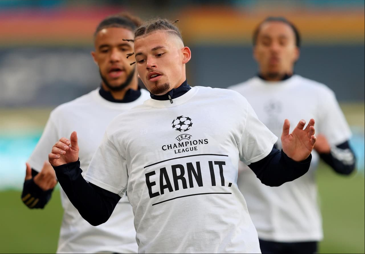 Leeds le empata de último minuto al Liverpool durante la Jornada 32 de la Premier League. Los jugadores del equipo local recibieron con un mensaje fuerte a los 'Reds', pues utilizaron una playera con la leyenda 'Earn it', gánatelo en español y 'Football is for the Fans', el futbol es para los fanáticos, como reacción a la creación de la Superliga europea.