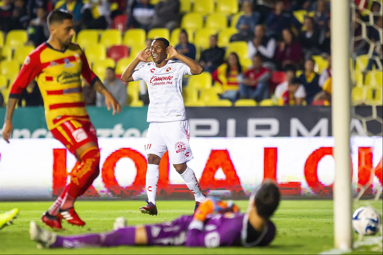 Bryan Angulo logró el gol del emapte para poner el 1-1 ante Monarcas en uno de los dos juegos que abrieron la Jornada 6.
