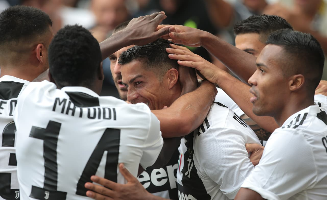 Cristiano Ronaldo recibió el cariño de sus compañeros en medio de su propia alegría por romper la sequía.