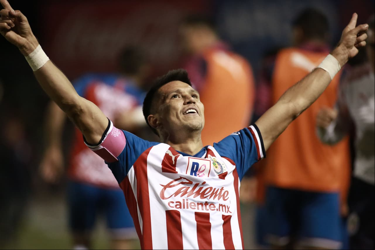 <b>El reto más importante</b> 
<br>Ya con una gran experiencia en sus hombros, con títulos dentro de su palmarés y con 31 años, asaumió el reto de fichar por Chivas de Guadalajara.