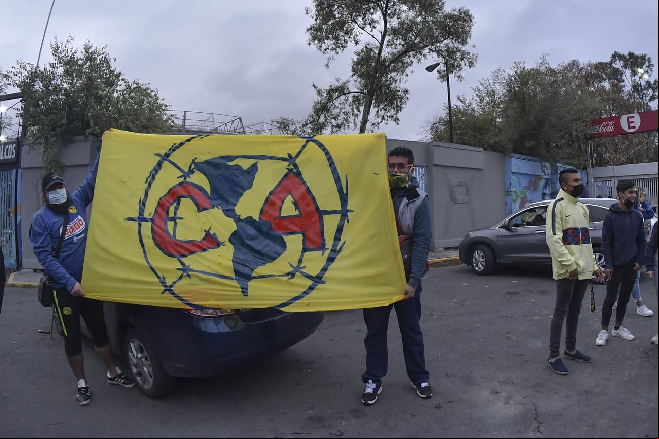 La afición se hizo presente en el Clásico Nacional | Hinchas de las Águilas olvidaron las recomendaciones del Club América y se dieron cita en el hotel de concentración y en el Azteca.
