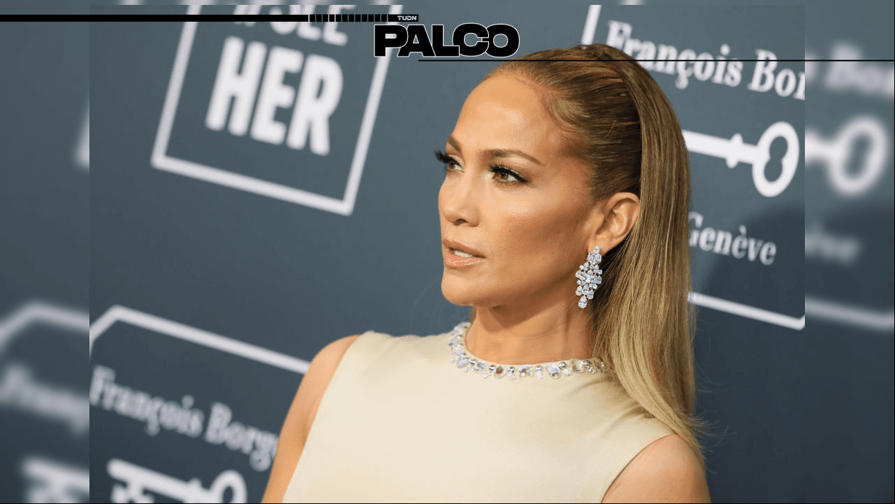 Jennifer López revela su secreto en entrevista | La cantante y super estrella cumple 30 años en el medio artístico y esto es lo que la hace lucir increíble.