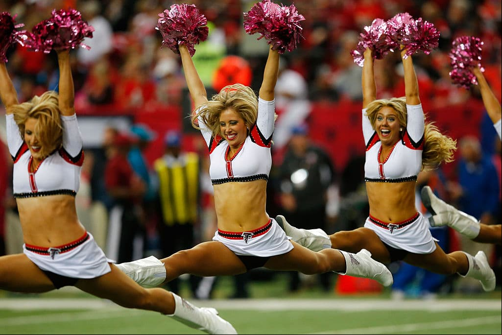Los Atlanta Falcons tuvieron la ofensiva más explosiva de la NFL esta temporada y lucharan por un pase a la Final de división ante los Seahawks. Gran parte de su éxito se debe al apoyo incondicional que les brindaron sus bellas cheerleaders.