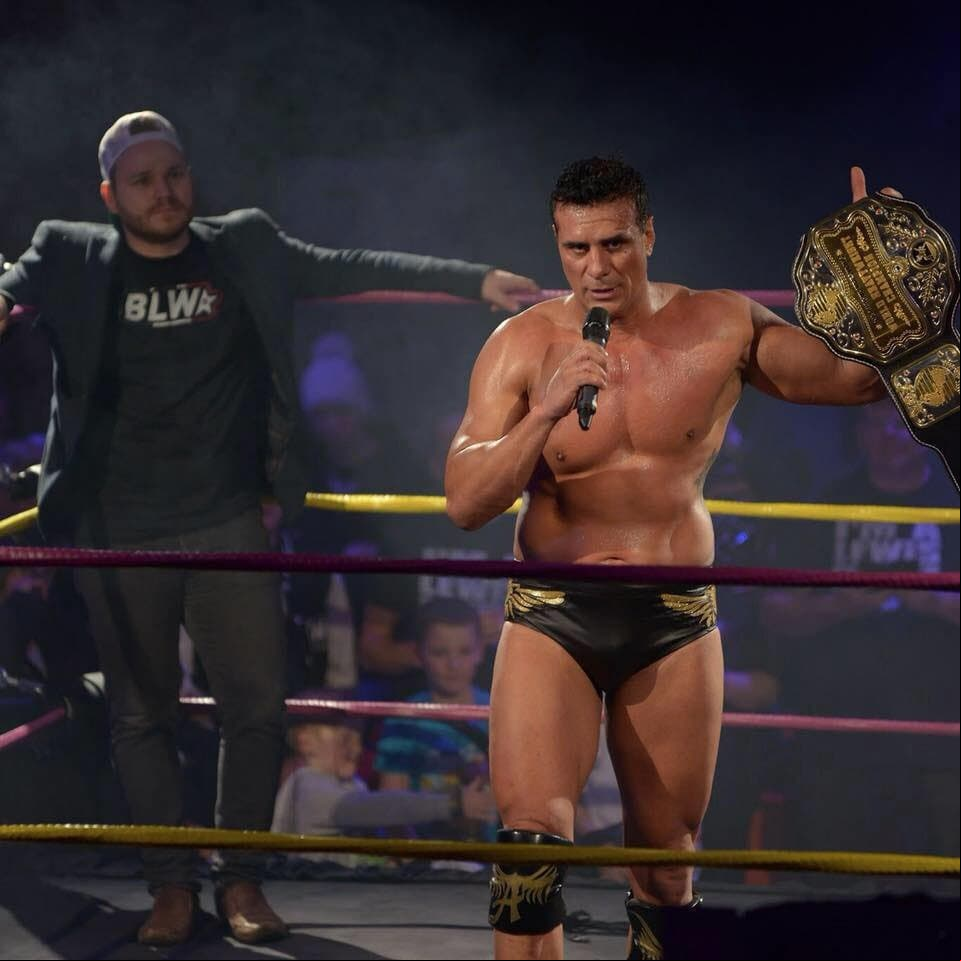 Ese mismo año, regresa a la AAA pero bajo el nombre de ‘El Patrón’, pues la WWE tenía los derechos de ‘Alberto Del Río’; volvió a hacer equipo con su padre. Se convierte en el nuevo Megacampeón de Peso Completo de la AAA.