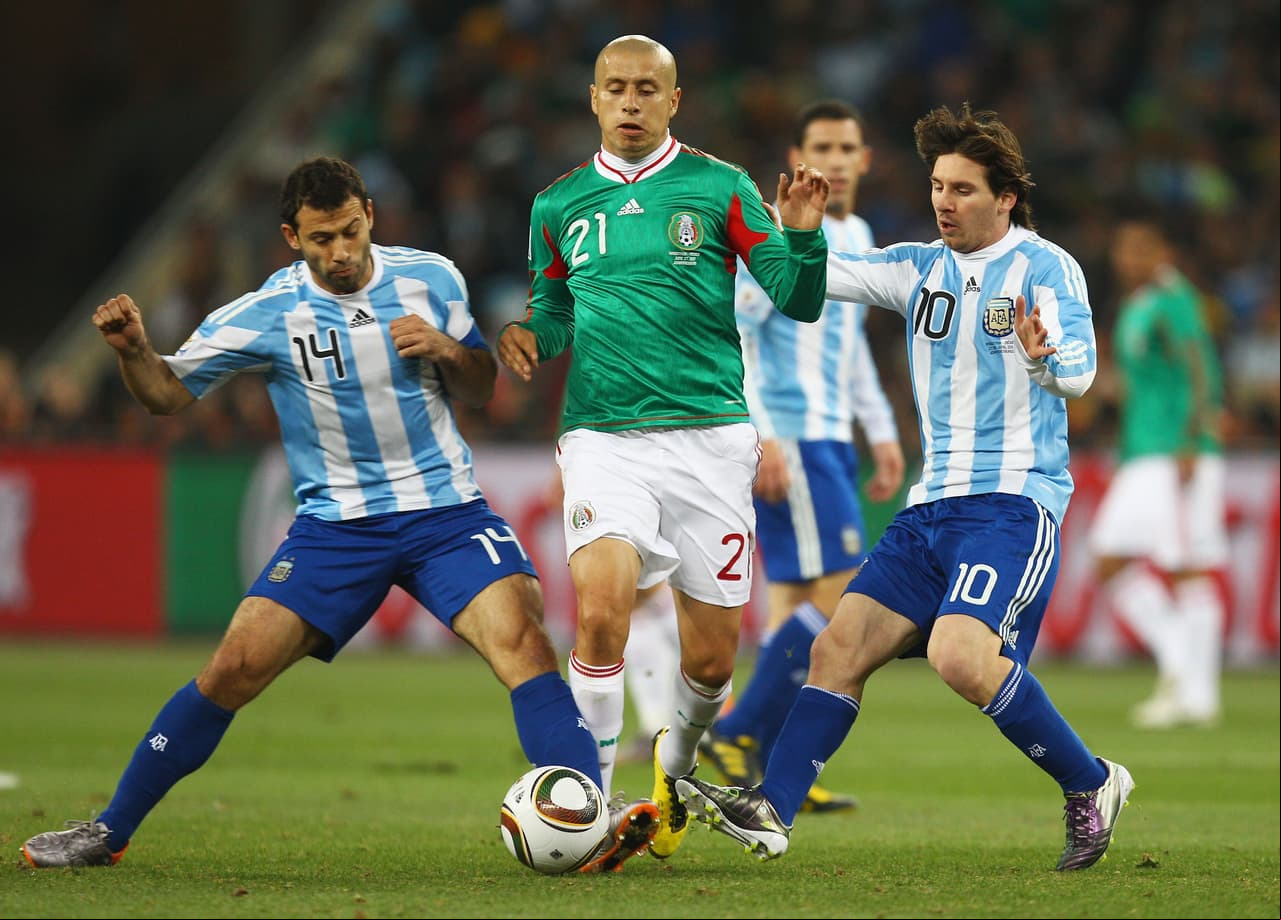 Delantero: Adolfo Bautista (México)