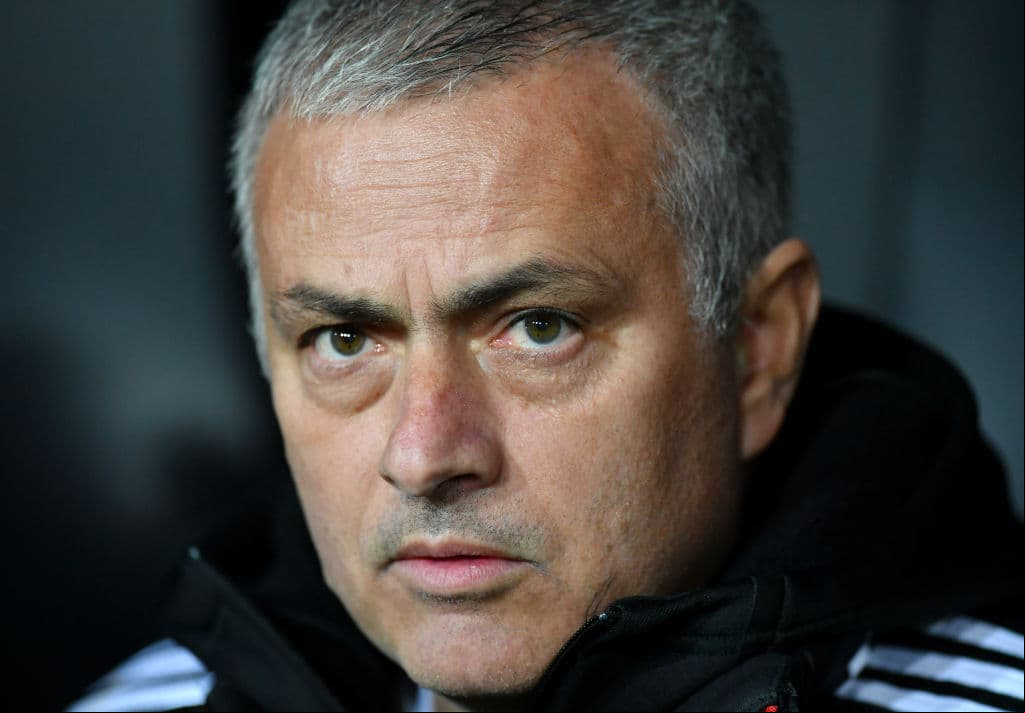 A los 47 minutos apenas ya el equipo de José Mourinho estaba contra la pared y con ello se escapaban sus posibilidades de acabar como líderes de grupo.