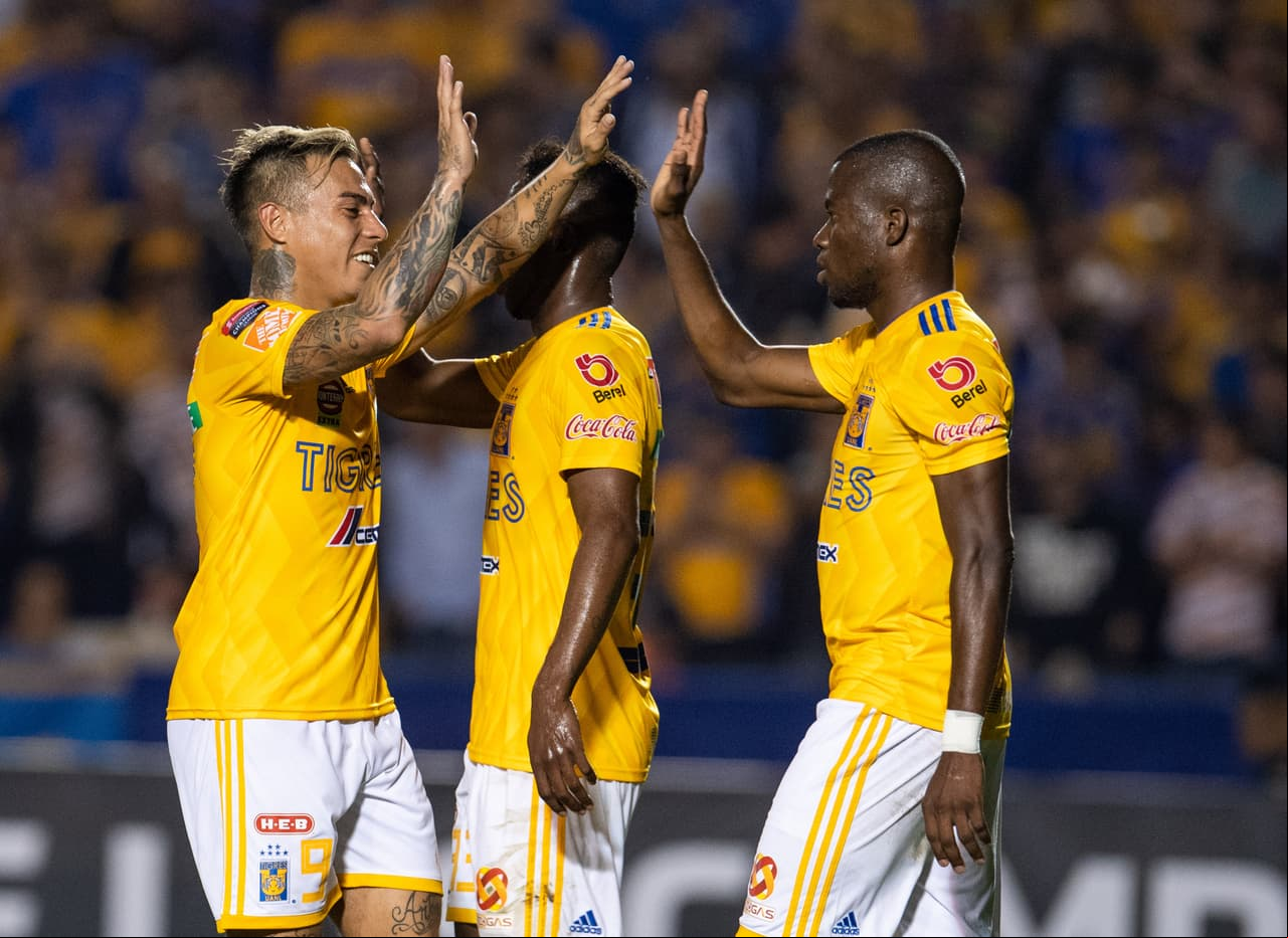 Valencia y su triplete casi que sellaron el partido y la clasificación de Tigres frente a su público.