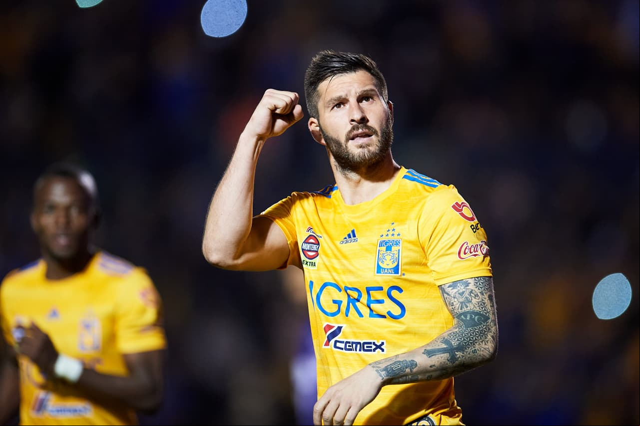 Actualmente es el máximo goleador de Tigres luego de superar a Tomás Boy y poner su nombre en lo más alto de la historia de la institución.