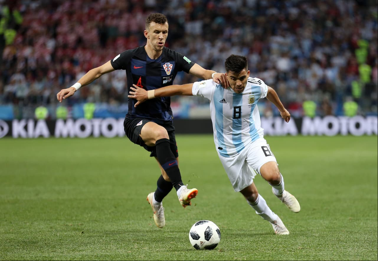 Perisic ayudó a Croacia a superar a Grecia en el repechaje para llegar a Rusia 2018.