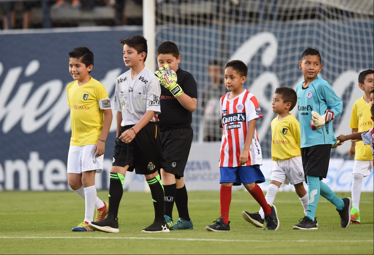 La iniciativa del fútbol mexicano para que los niños ocupen el rol de los futbolistas antes de los partidos también se implementó en el Ascenso MX.